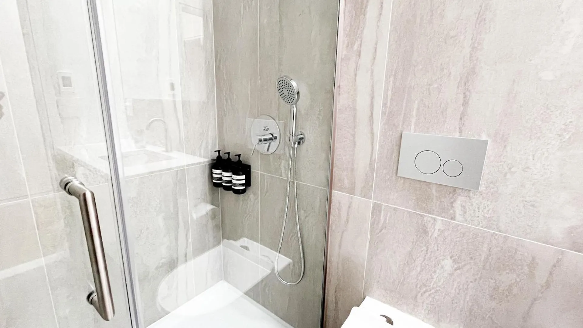 Modern, Charming, Spacious 3-Bedroom Retreat In Brooklyn With Rem-Casa نيو يورك 0*,