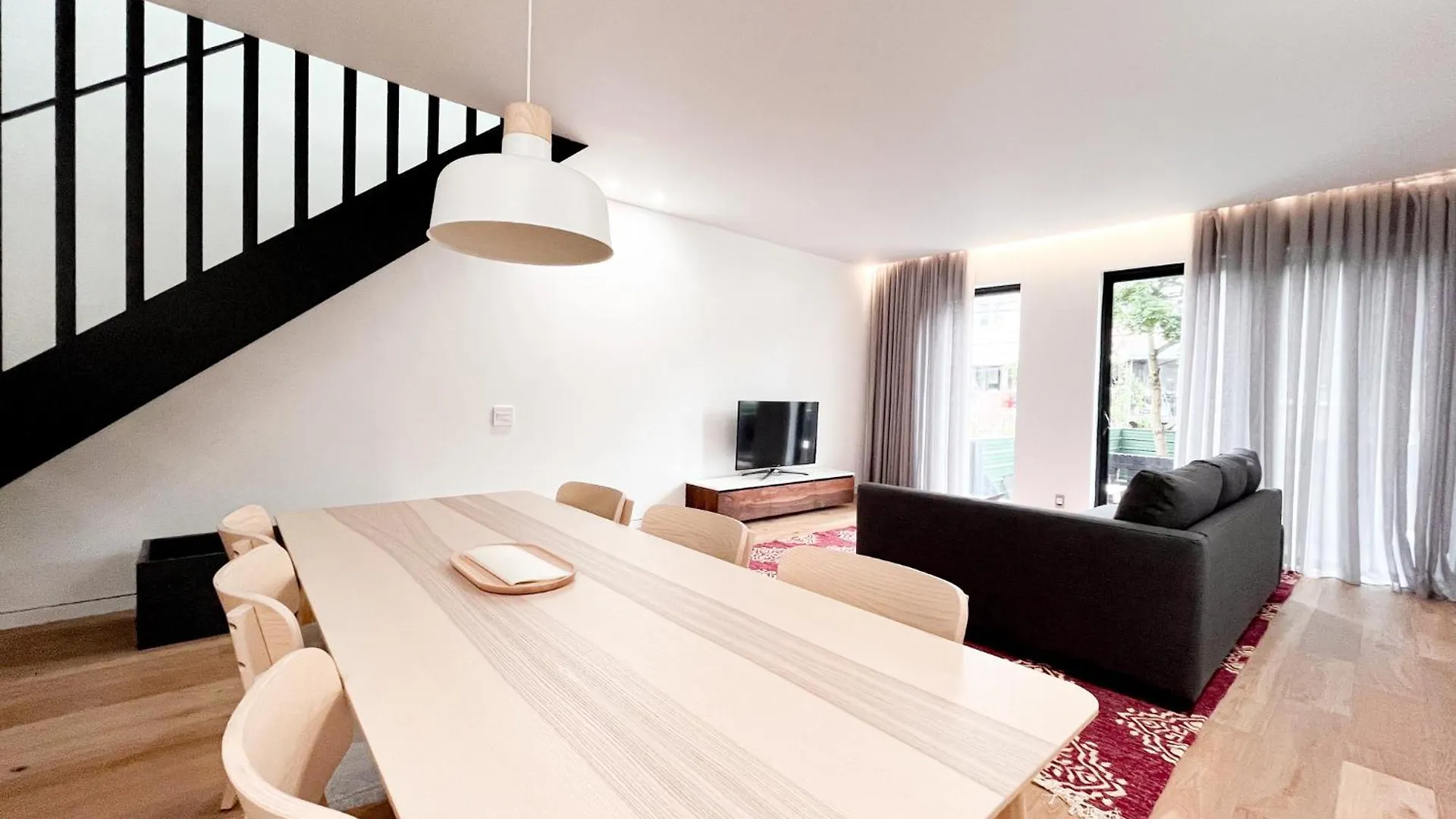 Modern, Charming, Spacious 3-Bedroom Retreat In Brooklyn With Rem-Casa联系方式
